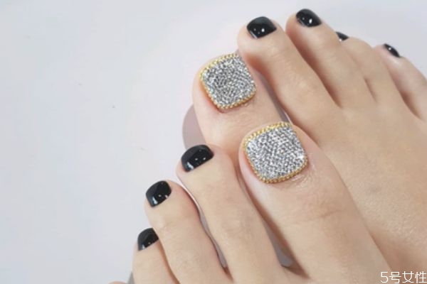 帶鉆腳美甲有哪些 帶鉆的美甲怎么做 帶鉆腳美甲有哪些 帶鉆的美甲怎么做
