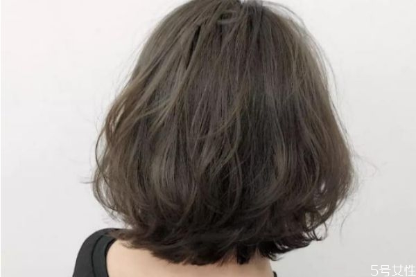 染發(fā)劑過期了還能用么 用剩的染發(fā)劑怎么保存 染發(fā)劑過期了還能用么 用剩的染發(fā)劑怎么保存