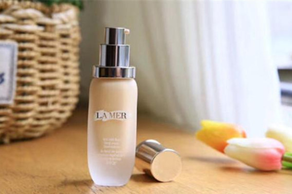 海藍(lán)之謎粉底液細(xì)膩嗎 海藍(lán)之謎粉底液遮瑕好嗎 海藍(lán)之謎粉底液細(xì)膩嗎 海藍(lán)之謎粉底液遮瑕好嗎