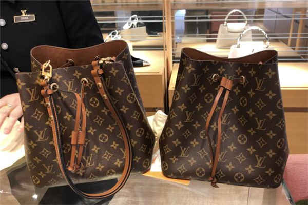 lv水桶包真假對(duì)比 lv水桶包里面的編碼在哪里