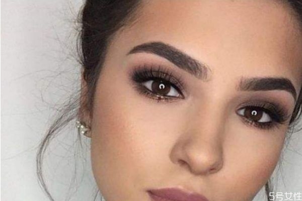 為什么美瞳線(xiàn)會(huì)掉色 做美瞳線(xiàn)怎么節(jié)省費(fèi)用