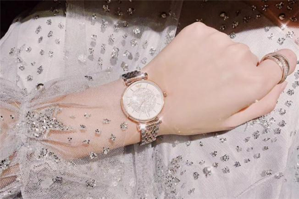 阿瑪尼滿天星真假對比 阿瑪尼滿天星有幾款 阿瑪尼滿天星真假對比 阿瑪尼滿天星有幾款