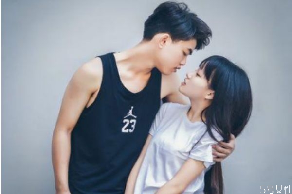 女生主動挽回男友會丟臉嗎 主動挽回男友的注意事項 女生主動挽回男友會丟臉嗎 主動挽回男友的注意事項