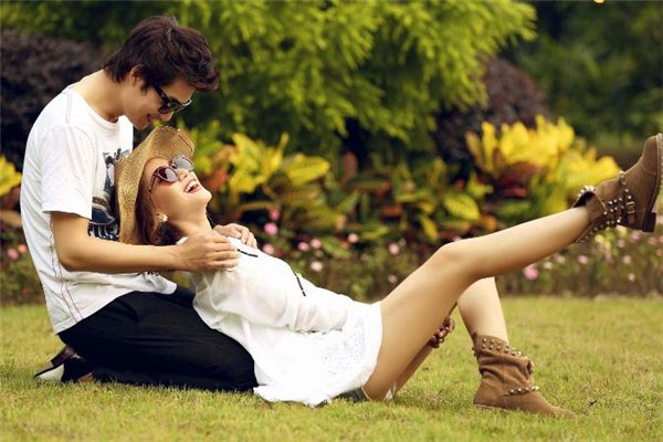 異地戀男朋友不喜歡我了怎么辦 異地戀男朋友不愛(ài)你的表現(xiàn)