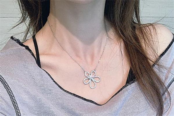 純銀世家項(xiàng)鏈怎么樣 純銀世家項(xiàng)鏈好看嗎 純銀世家項(xiàng)鏈怎么樣 純銀世家項(xiàng)鏈好看嗎