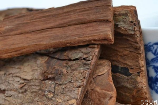 安哥拉樹(shù)皮怎么吃最好 安哥拉樹(shù)皮多少錢(qián)一克 安哥拉樹(shù)皮怎么吃最好 安哥拉樹(shù)皮多少錢(qián)一克