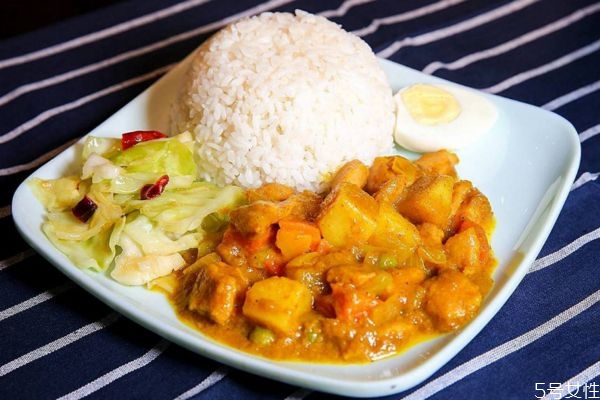 正宗咖喱雞肉飯的做法 百夢(mèng)多咖喱雞肉的做法竅門