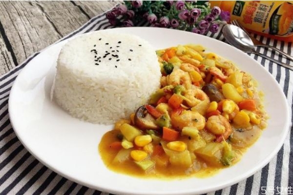 正宗咖喱雞肉飯的做法 百夢(mèng)多咖喱雞肉的做法竅門