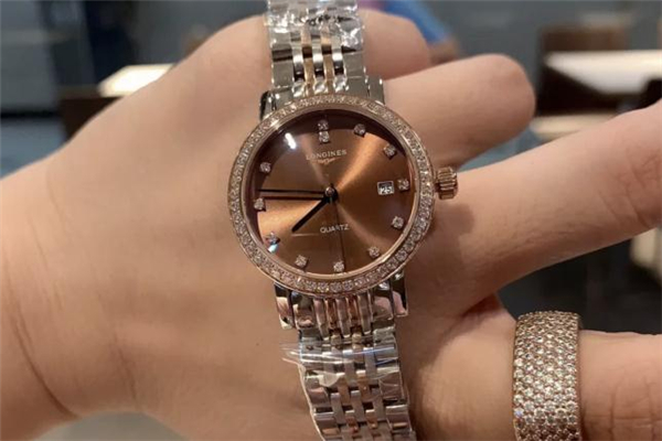 浪琴實體店和官網(wǎng)價格一樣嗎 浪琴實體店有折扣嗎 浪琴實體店和官網(wǎng)價格一樣嗎 浪琴實體店有折扣嗎