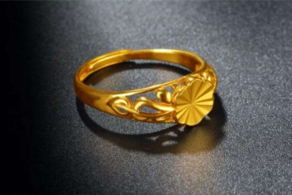 黃銅首飾對(duì)身體有害嗎 黃銅好還是925銀好