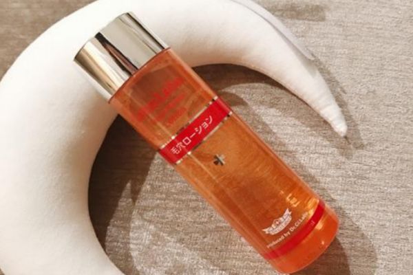 收斂化妝水的作用 收斂化妝水的功效 收斂化妝水的作用 收斂化妝水的功效