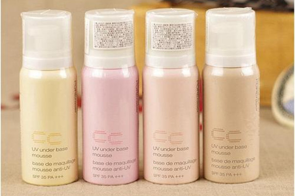 植村秀泡沫隔離底妝液特點(diǎn) 植村秀泡沫隔離底妝液怎么樣 植村秀泡沫隔離底妝液特點(diǎn) 植村秀泡沫隔離底妝液怎么樣