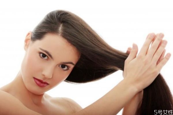 護發(fā)素怎樣才算沖干凈 潤發(fā)乳用完怎么沖洗