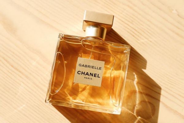 嘉柏麗爾香水新款舊款區(qū)別 嘉柏麗爾香水新款舊款不同 嘉柏麗爾香水新款舊款區(qū)別 嘉柏麗爾香水新款舊款不同