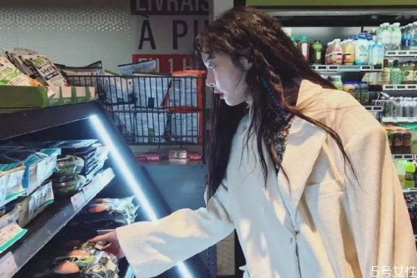 頭發(fā)多長可以燙羊毛卷 羊毛卷頭發(fā)到哪個(gè)長度最合適