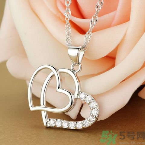 佩戴銀飾有什么好處？多帶銀飾品可以年輕10歲？