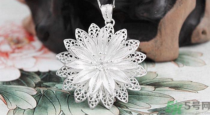 佩戴銀飾有什么好處？多帶銀飾品可以年輕10歲？