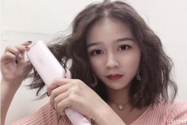 羊毛卷適合什么發(fā)質(zhì) 羊毛卷日常的保養(yǎng)方法 羊毛卷適合什么發(fā)質(zhì) 羊毛卷日常的保養(yǎng)方法