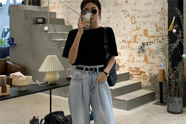 老爹褲和奶奶褲的區(qū)別 老爹褲和垮褲的區(qū)別 老爹褲和奶奶褲的區(qū)別 老爹褲和垮褲的區(qū)別