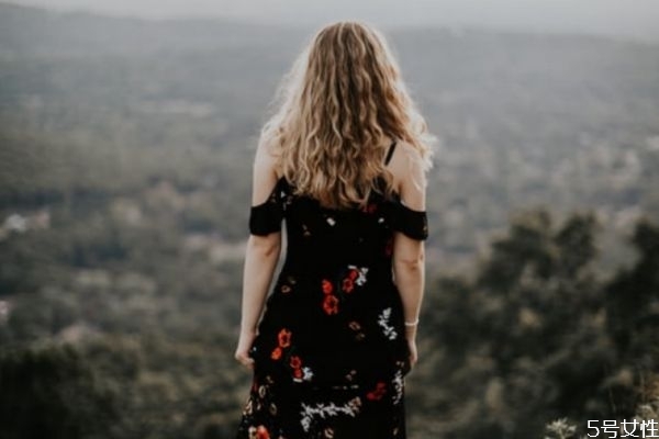 面對(duì)冷暴力該怎么解決 聰明的女人對(duì)付冷暴力的男人