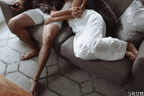 面對(duì)冷暴力該怎么解決 聰明的女人對(duì)付冷暴力的男人