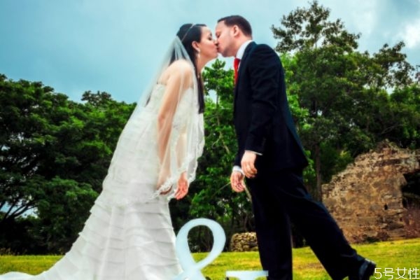 夫妻一般結(jié)婚多久感情變淡 結(jié)婚多久夫妻感情變淡 夫妻一般結(jié)婚多久感情變淡 結(jié)婚多久夫妻感情變淡