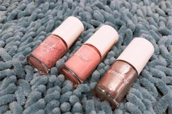 悅詩風吟指甲油怎么卸 悅詩風吟指甲油卸甲水能卸掉嗎 悅詩風吟指甲油怎么卸 悅詩風吟指甲油卸甲水能卸掉嗎