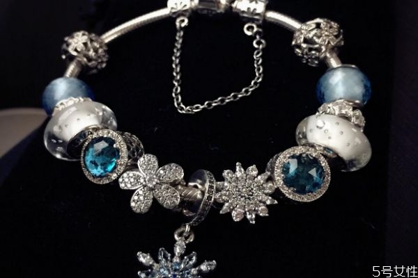 潘多拉藍(lán)色手鏈的寓意是什么 潘多拉藍(lán)色手鏈寓意