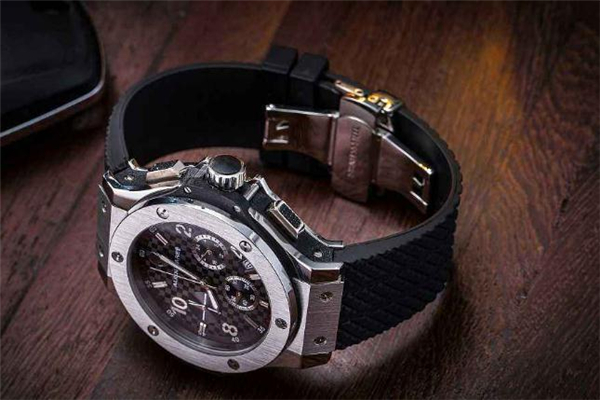 機械表時針不準怎么辦 機械表快是什么原因