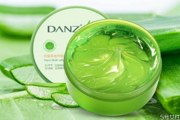 蘆薈膠可以當(dāng)水乳用嗎 蘆薈膠和水乳的順序 蘆薈膠可以當(dāng)水乳用嗎 蘆薈膠和水乳的順序