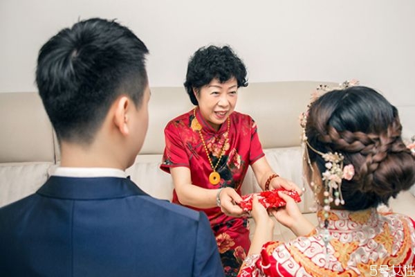 自私的婆婆有哪些表現(xiàn) 婆家算計(jì)你的表現(xiàn)