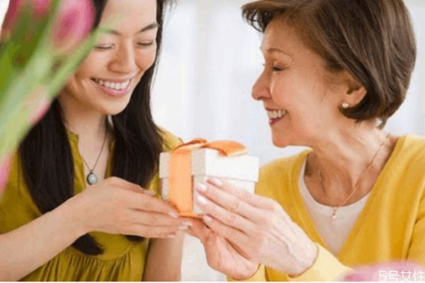 自私的婆婆有哪些表現(xiàn) 婆家算計(jì)你的表現(xiàn)