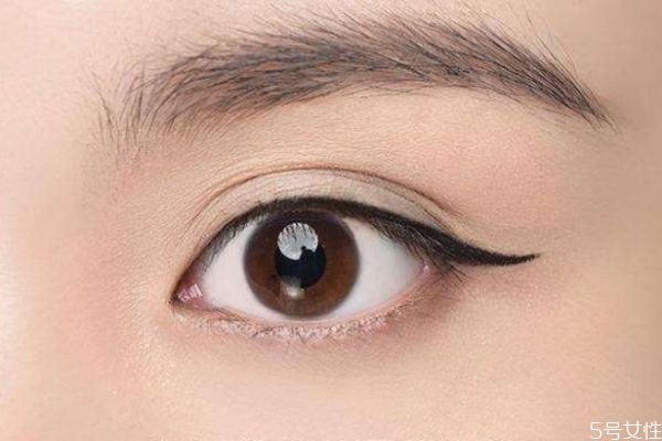 黑色眼線筆適合什么人 眼線筆和眉筆的區(qū)別 黑色眼線筆適合什么人 眼線筆和眉筆的區(qū)別