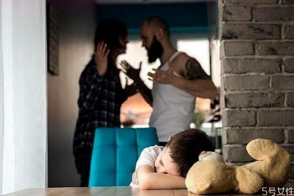 男人決心離婚是因為什么 什么是男人離婚的決心