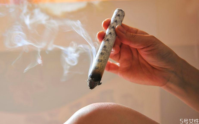 艾灸后濕氣從身體哪些位置排出 去濕氣艾灸哪個部位最好 艾灸后濕氣從身體哪些位置排出 去濕氣艾灸哪個部位最好