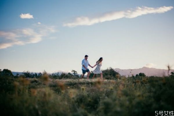 考驗(yàn)?zāi)信笥训谋貑?wèn)問(wèn)題 測(cè)試在對(duì)方心里的位置