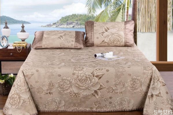 夏天冰絲涼席好還是乳膠墊好 乳膠涼席有什么優(yōu)缺點