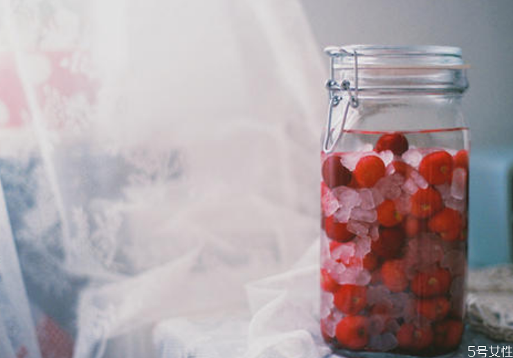 櫻桃泡酒用什么酒好 一斤櫻桃可以泡多少酒 櫻桃泡酒用什么酒好 一斤櫻桃可以泡多少酒