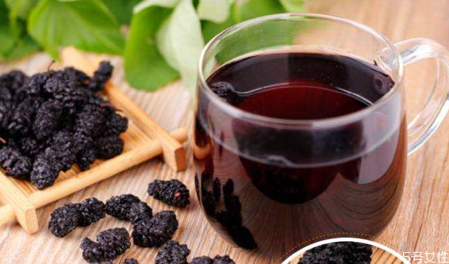 桑葚有蟲能泡酒嗎 桑葚泡酒可以天天喝嗎 桑葚有蟲能泡酒嗎 桑葚泡酒可以天天喝嗎