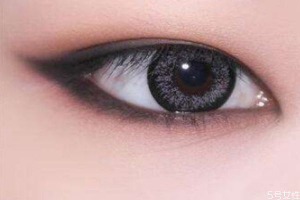 煙熏妝怎么畫(huà)眼線(xiàn) 怎么畫(huà)煙熏妝的步驟