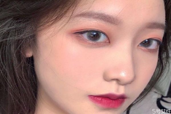 啞光腮紅和珠光腮紅有什么區(qū)別 日常腮紅啞光還是珠光 啞光腮紅和珠光腮紅有什么區(qū)別 日常腮紅啞光還是珠光