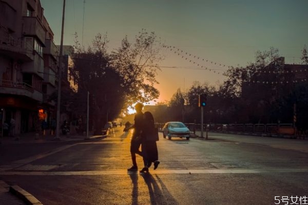 對(duì)象說(shuō)不想談了怎么辦 如何讓對(duì)象不離開(kāi)自己