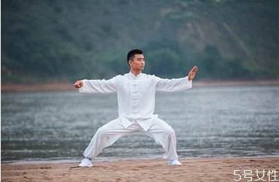 太極拳是無氧運動嗎 打太極拳為什么只有頭部出汗 太極拳是無氧運動嗎 打太極拳為什么只有頭部出汗