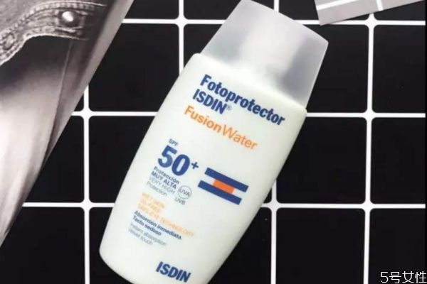 防曬霜在什么時(shí)候用最好 防曬霜能防曬多長(zhǎng)時(shí)間 防曬霜在什么時(shí)候用最好 防曬霜能防曬多長(zhǎng)時(shí)間