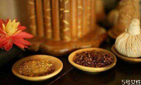 中藥泡澡有什么好處 藥浴的注意事項 中藥泡澡有什么好處 藥浴的注意事項