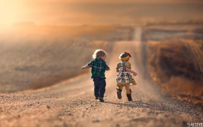 如何區(qū)分孩子是多動癥還是調(diào)皮 幼兒多動癥能自愈嗎 如何區(qū)分孩子是多動癥還是調(diào)皮 幼兒多動癥能自愈嗎