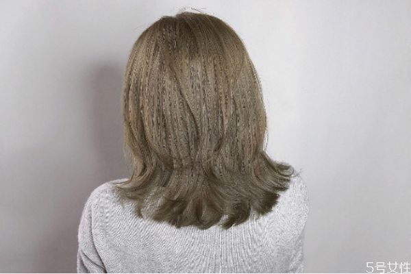 不用漂可以染悶青色嗎 染過紅色能染悶青色嗎 不用漂可以染悶青色嗎 染過紅色能染悶青色嗎