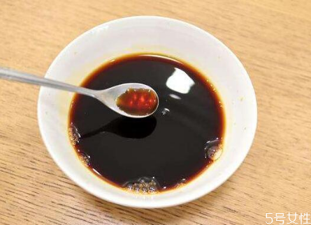 醬油吃多了體內(nèi)黑色素會(huì)增加嗎 醬油放多了怎么補(bǔ)救