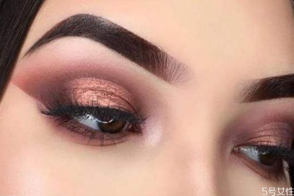 貓眼妝怎么畫 怎么畫小貓妝容 貓眼妝怎么畫 怎么畫小貓妝容