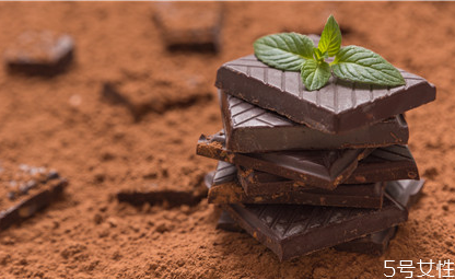 小孩早上吃巧克力好嗎 早上空腹吃巧克力會(huì)怎么樣 小孩早上吃巧克力好嗎 早上空腹吃巧克力會(huì)怎么樣